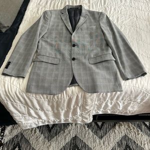 H&M Men’s Blazer. Gray and Black plaid pattern. Size 40 Regular. Like new